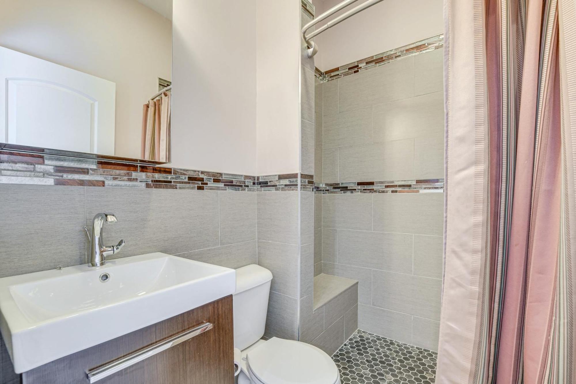 Spacious Condo With Deck About 3 Mi To Downtown Chicago! Zewnętrze zdjęcie